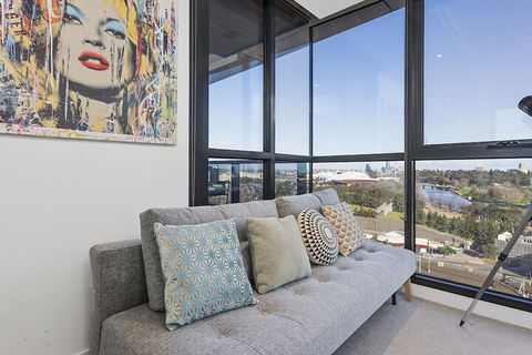 LAURENT Views Of MCG & Yarra River + Fed Square - Timeshare Accommodation 4
