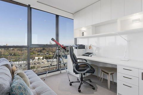 LAURENT Views Of MCG & Yarra River + Fed Square - Timeshare Accommodation 3