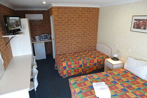 MAS Country Colonial Motor Inn - Timeshare Accommodation 3