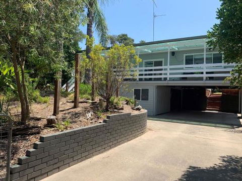 DRIFTAWAY ACROSS FROM SURF BEACH - Timeshare Accommodation 0