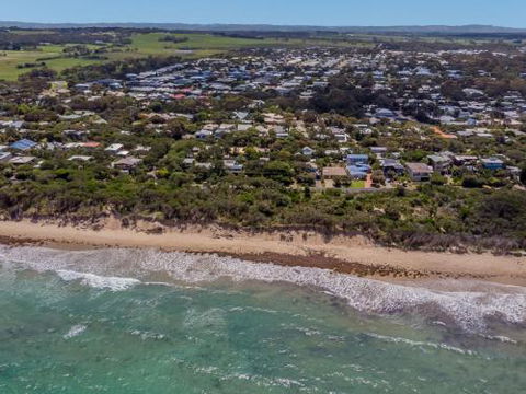 DRIFTAWAY ACROSS FROM SURF BEACH - Timeshare Accommodation 4