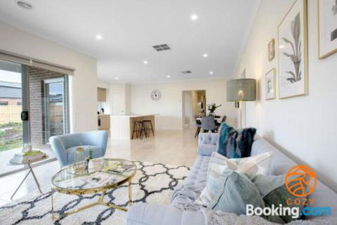 109Cozy Cranbourne Family House5Bed2Bath2Parking - Timeshare Accommodation 6