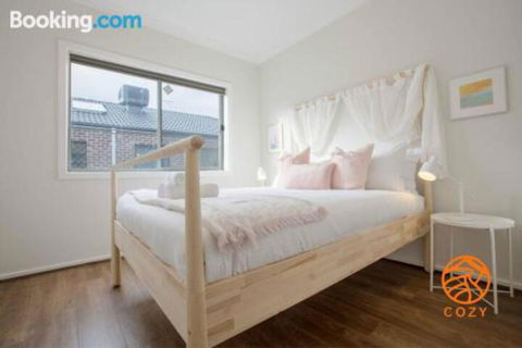 109Cozy Cranbourne Family House5Bed2Bath2Parking - Timeshare Accommodation 0