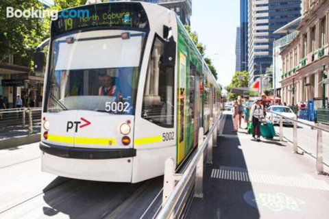 2BR LightHouse Suites In Melbourne CBD - Timeshare Accommodation 4