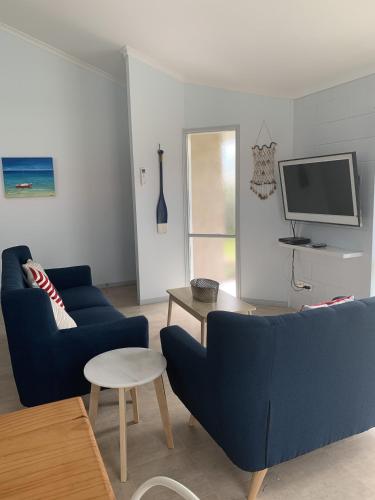 11 Anchovy Street Tin Can Bay Summer Haven Coastal Retreat - Timeshare Accommodation 2