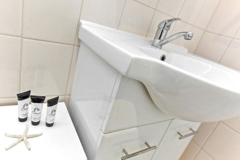 Smugglers Resort Style Apartments No 9 - Timeshare Accommodation 5