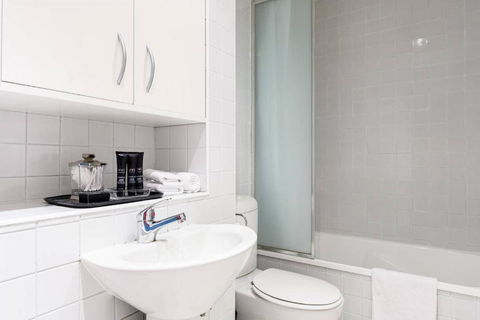 LUCY Stylish City Vibe & Views - Timeshare Accommodation 4