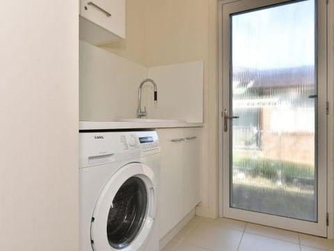 Wangi Lakehouse Renovated Lake Macquarie Lakefront Location - Timeshare Accommodation 4