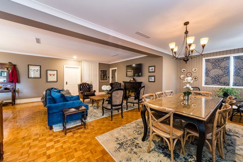 Hedge House- Luxury Space Style Location - Timeshare Accommodation 3