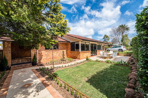 Hedge House- Luxury Space Style Location - Timeshare Accommodation 1