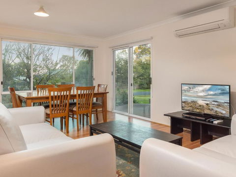 Sky Mirror Cottage - Timeshare Accommodation 2