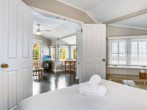 Cottage 6 Hyams Beach Seaside Cottages - Timeshare Accommodation 3