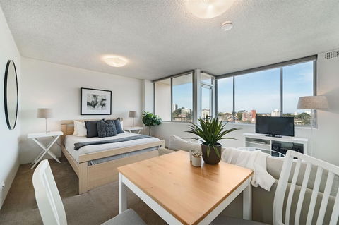 Bright And Sunny Studio Apartment - Timeshare Accommodation 1