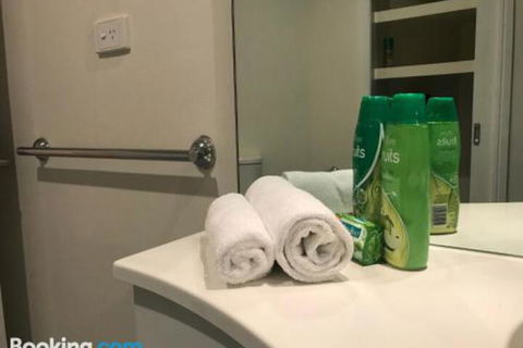 Townsville Strand Lighthouse Apartment 3 - Timeshare Accommodation 2