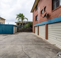 Air Conditioned Unit Stones Throw to the Waterfront
