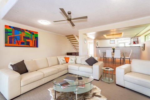 Treat Yourself To Something Special! - Timeshare Accommodation 6