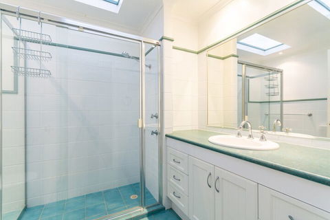 Treat Yourself To Something Special! - Timeshare Accommodation 3