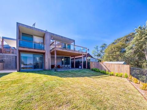 FAIRYTALE Gerroa 4pm Check Out Sundays - Timeshare Accommodation 1