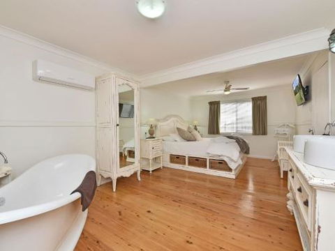 Olive Grove Villa 3 Suite With Large Bath - Timeshare Accommodation 2