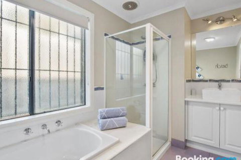 Rye Poolside Escape - Timeshare Accommodation 1