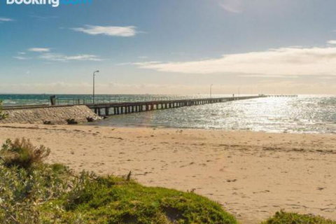 Rye Poolside Escape - Timeshare Accommodation 3