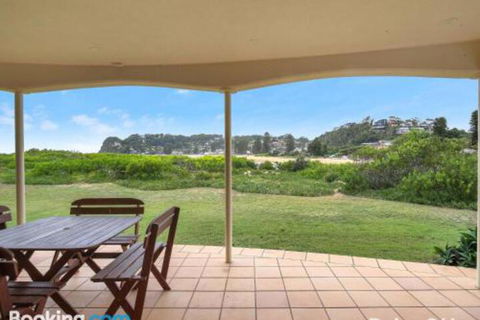 Beachfront Delight 14b Bareena Avenue - Timeshare Accommodation 6