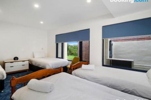 Beachfront Delight 14b Bareena Avenue - Timeshare Accommodation 5