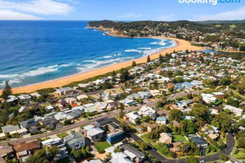 Beachfront Delight 14b Bareena Avenue - Timeshare Accommodation 0