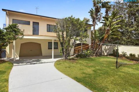 Beachfront Delight 14b Bareena Avenue - Timeshare Accommodation 2