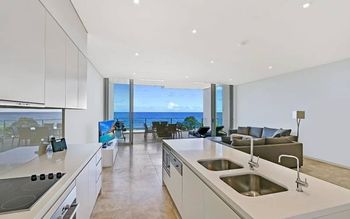Nautilus Beachfront Apartment 12 - Timeshare Accommodation 4
