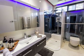 Serene Marinafront 3BR Retreat - Timeshare Accommodation 5