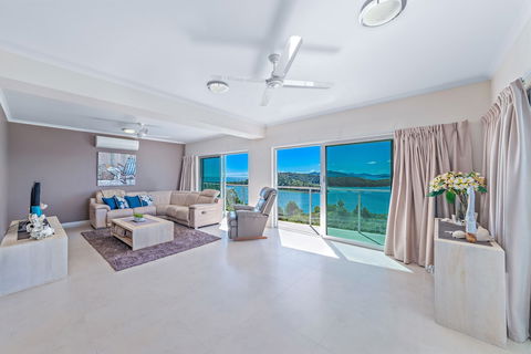 Panoramic Island Views - Timeshare Accommodation 5