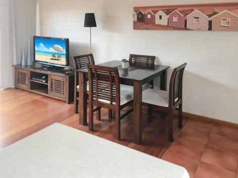 Home Near Shops & Beach - Timeshare Accommodation 3