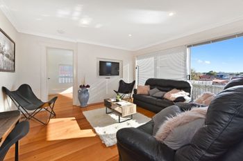 Spacious & Bright 4 Bedroom Home - Timeshare Accommodation 0