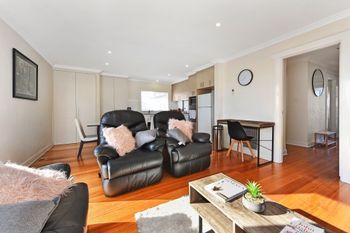Spacious & Bright 4 Bedroom Home - Timeshare Accommodation 1