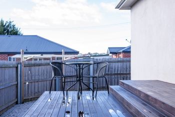 Spacious & Bright 4 Bedroom Home - Timeshare Accommodation 6