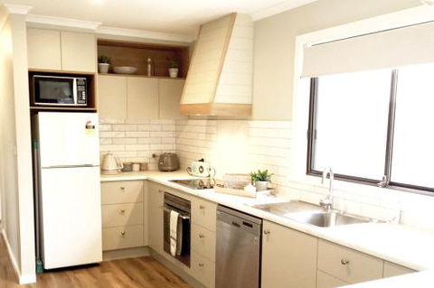 Charlottes Honor River & Golf Cottage - Timeshare Accommodation 4