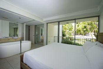 Blue On Blue Apartment 811 - Timeshare Accommodation 0