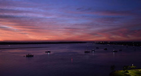 Broadwater Shores Waterfront Apartments - Timeshare Accommodation 1