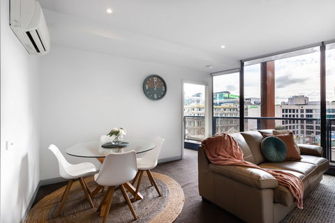 Ella, 1BDR Melbourne Apartment - Timeshare Accommodation 1