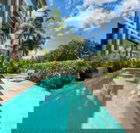 Beachfront Apartment with Ocean View - 4