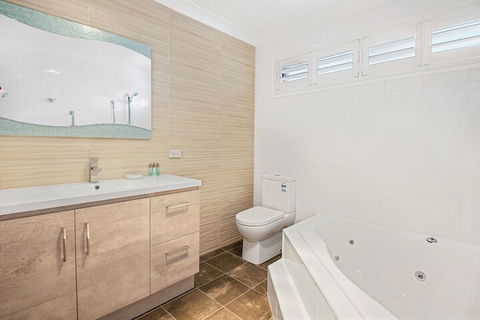 Forresters Beach Bed & Breakfast - Timeshare Accommodation 1