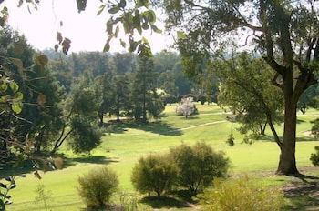 Commercial Golf Resort - Timeshare Accommodation 1