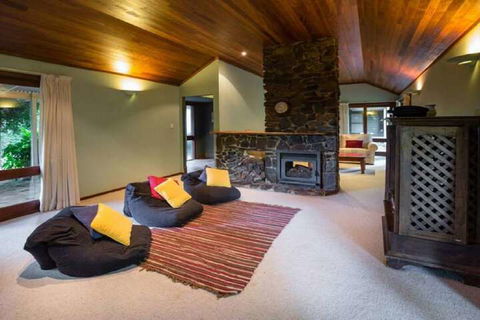 Mt Glorious Getaways - Timeshare Accommodation 3