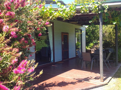 Valley Farm Vineyard Cottages - Timeshare Accommodation 6