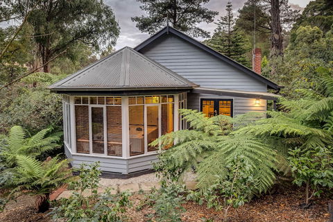 Gatehouse Cottage At Merrow Cottages - Mt Dandenong - Timeshare Accommodation 2