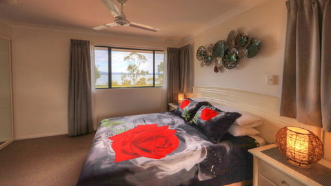 Dolphin Waters Tin Can Bay - Timeshare Accommodation 5