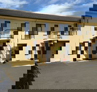 Hopkins House Motel  Apartments