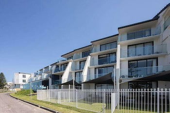 Ocean Front At The Entrance - Timeshare Accommodation 2