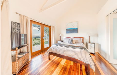 Outlook Hill Vineyard Cottages - Timeshare Accommodation 2